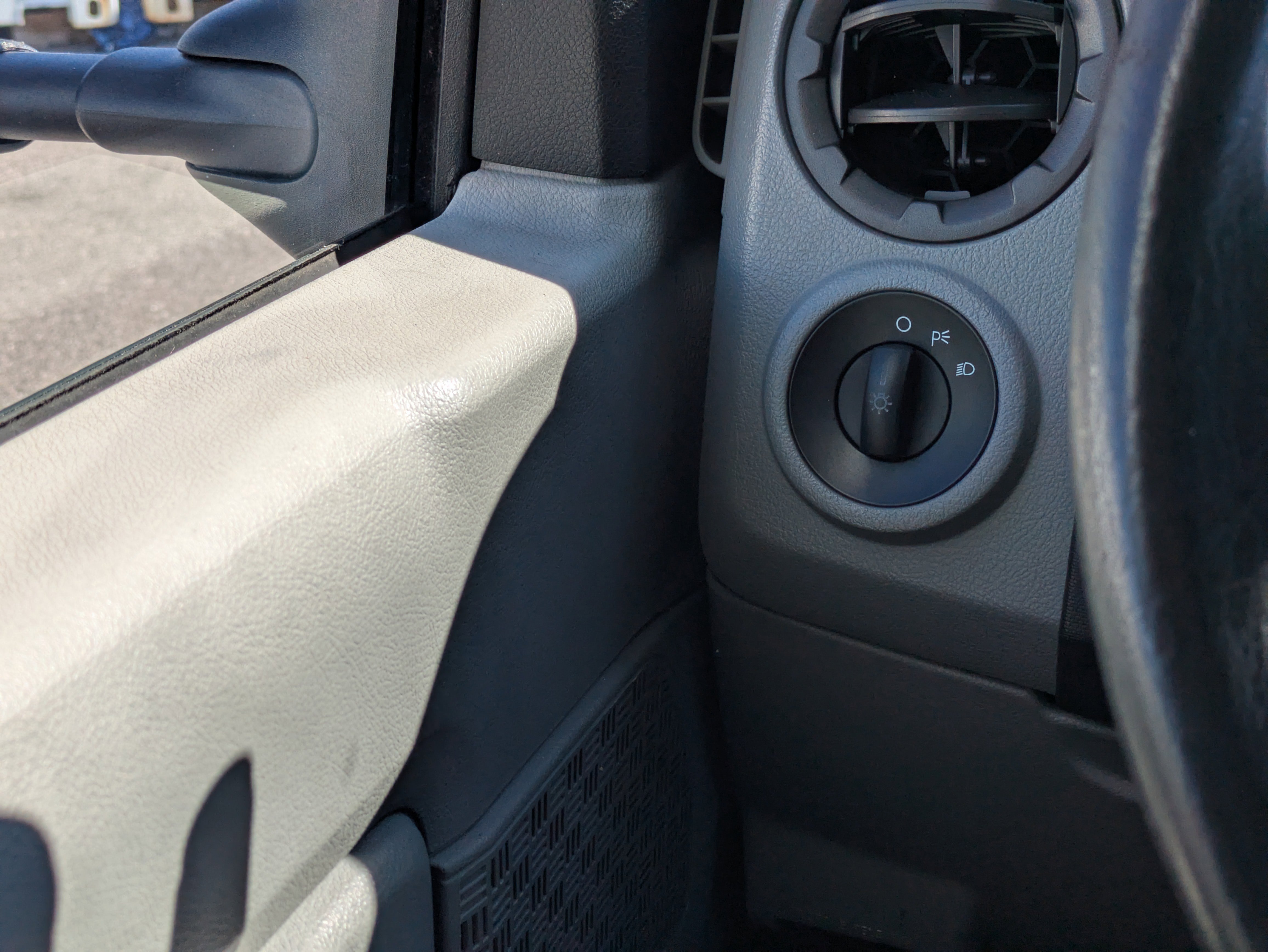 Used 2013 Ford E-350 and Econoline 350 Super Duty w/ Payload Pkg image 19