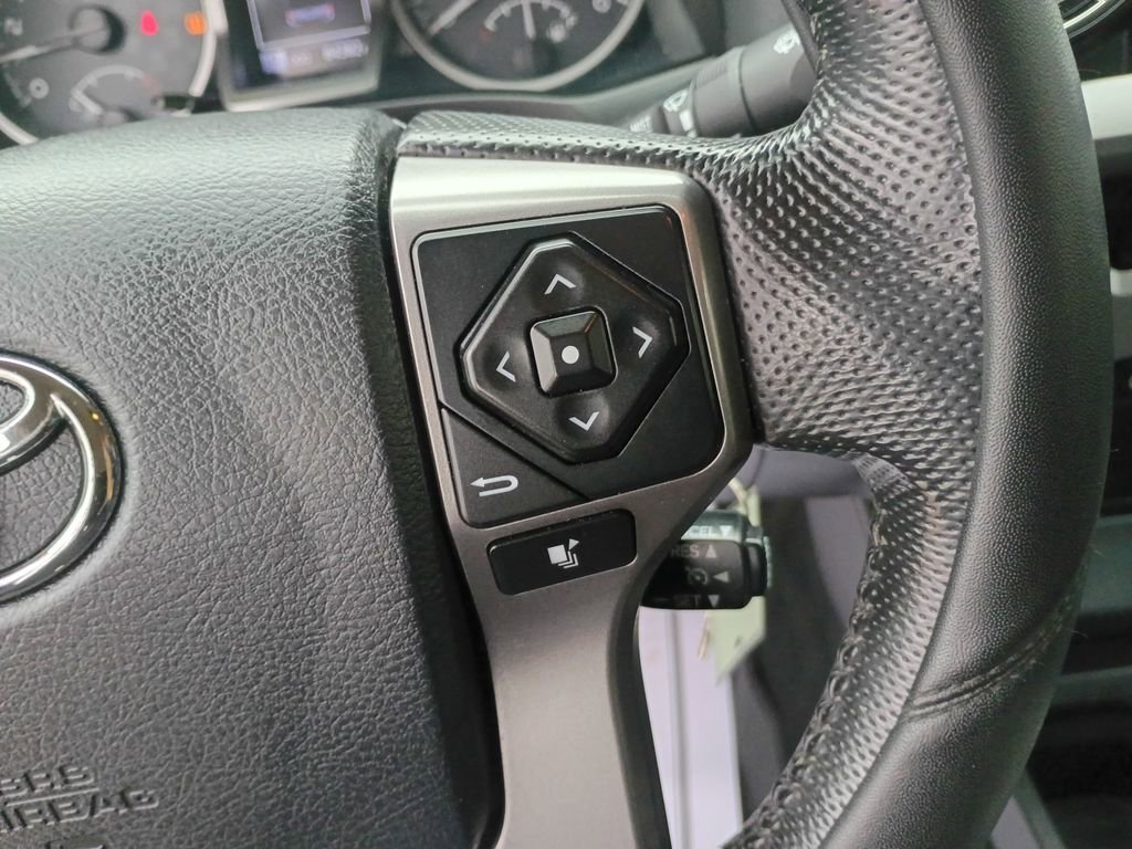 Used 2016 Toyota Tacoma SR5 w/ SR5 Appearance Package (SN) image 28