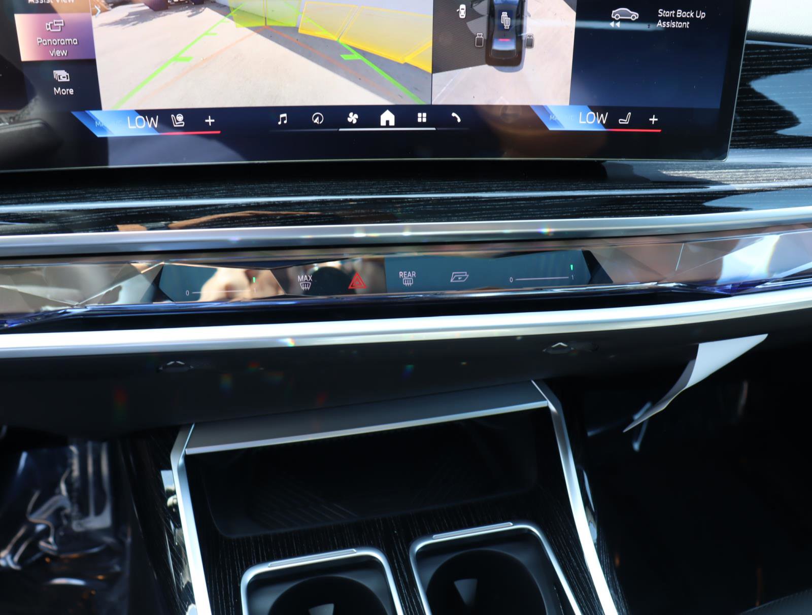 New 2026 BMW 740i w/ Premium Package image 23