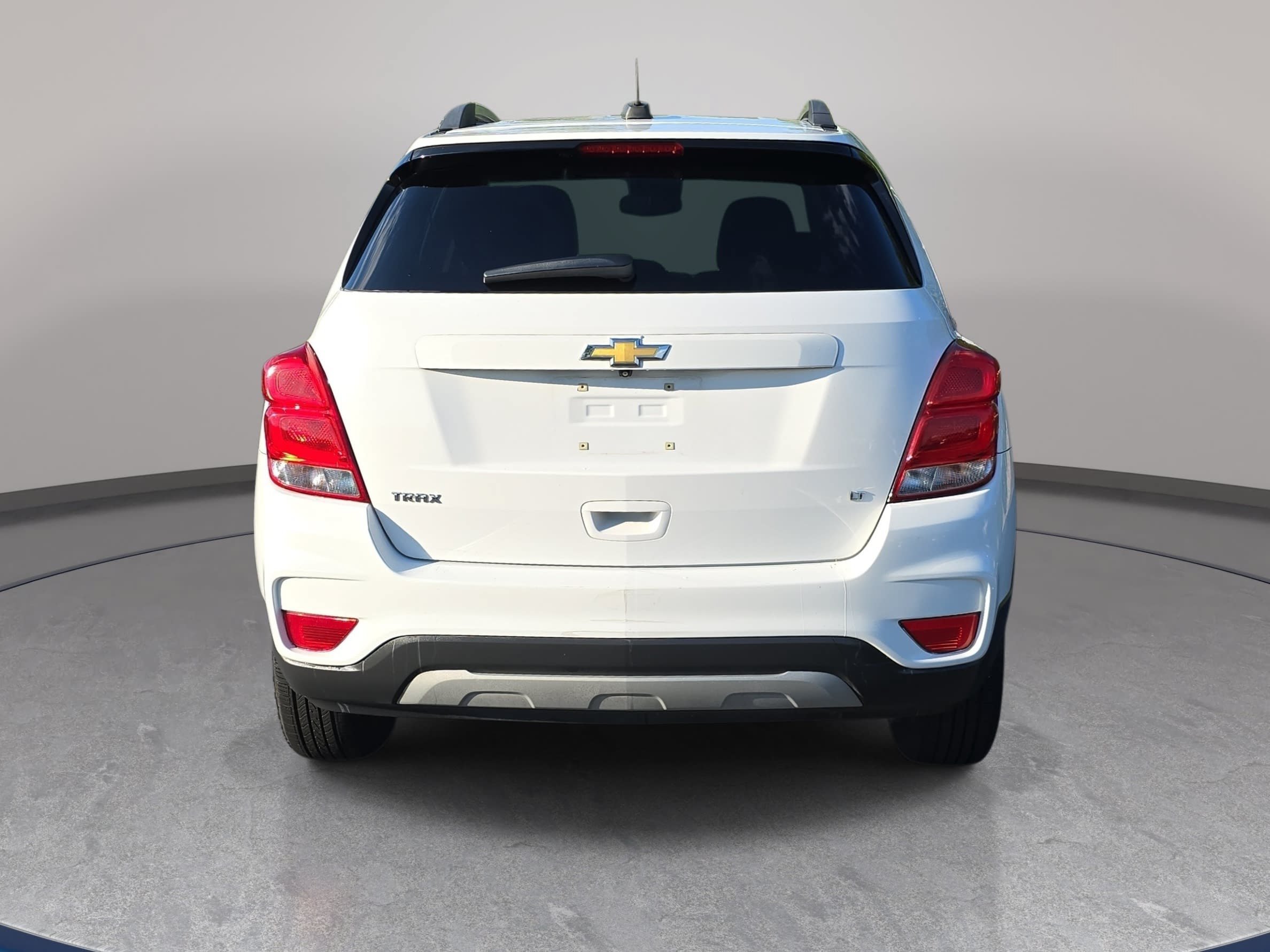 Used 2017 Chevrolet Trax LT w/ LT Convenience Package FWD image 6
