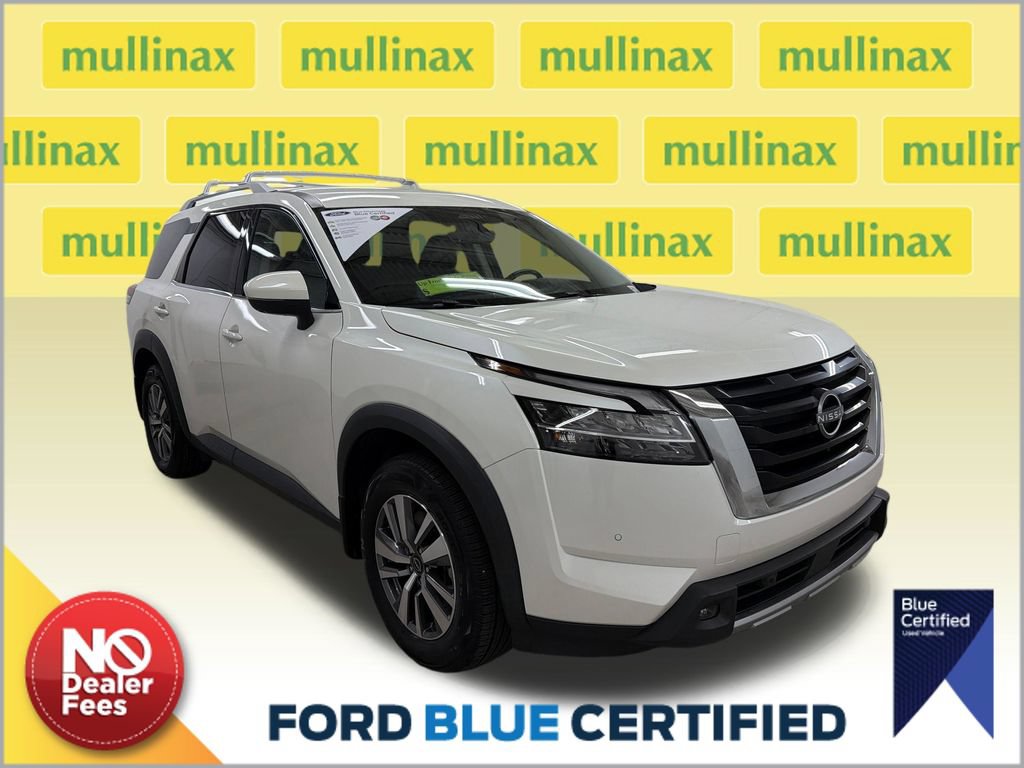 Used 2023 Nissan Pathfinder SL