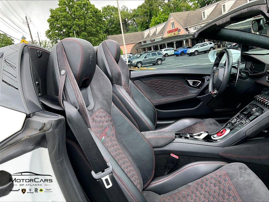 Used 2017 Lamborghini Huracan LP 610-4 AWD/4WD image 9