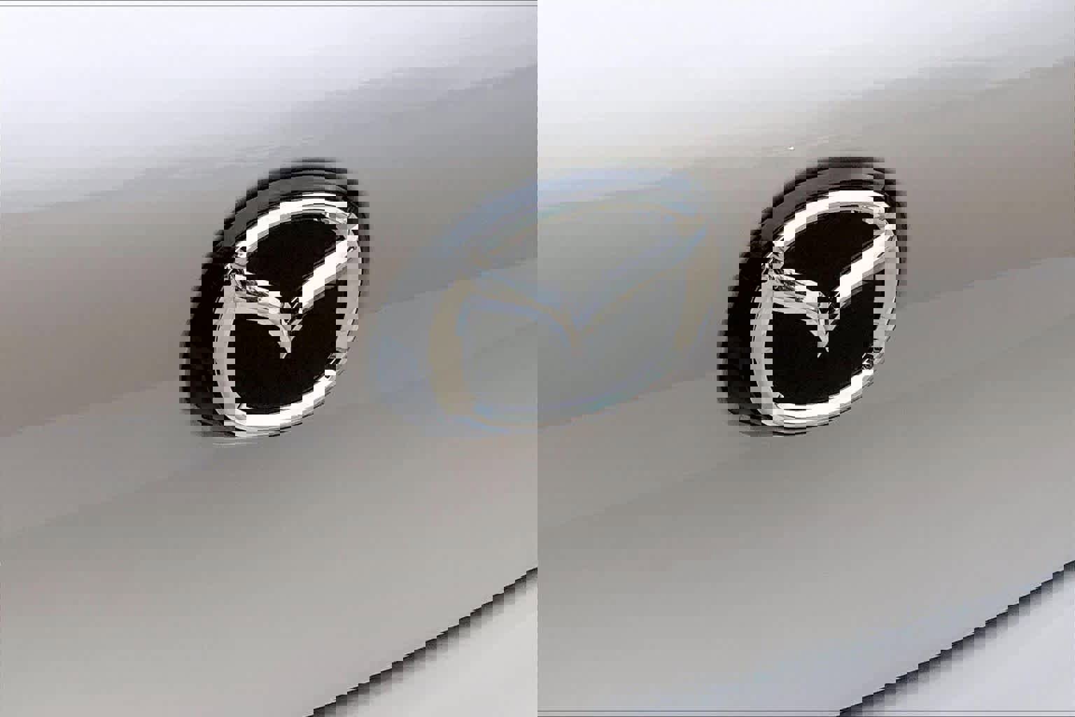 Used 2023 MAZDA MAZDA3 s image 30