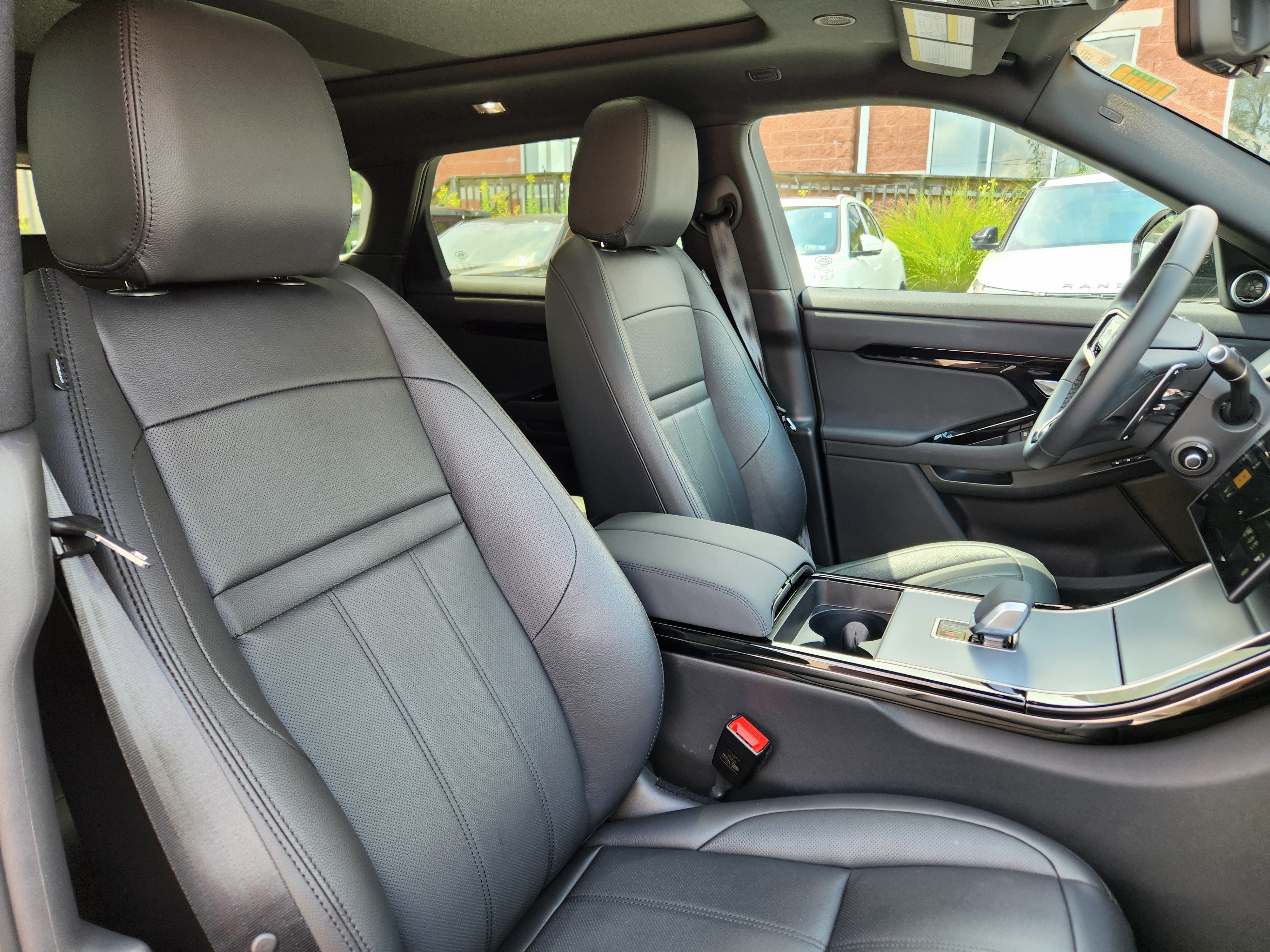 Certified 2025 Land Rover Range Rover Evoque S AWD/4WD image 16
