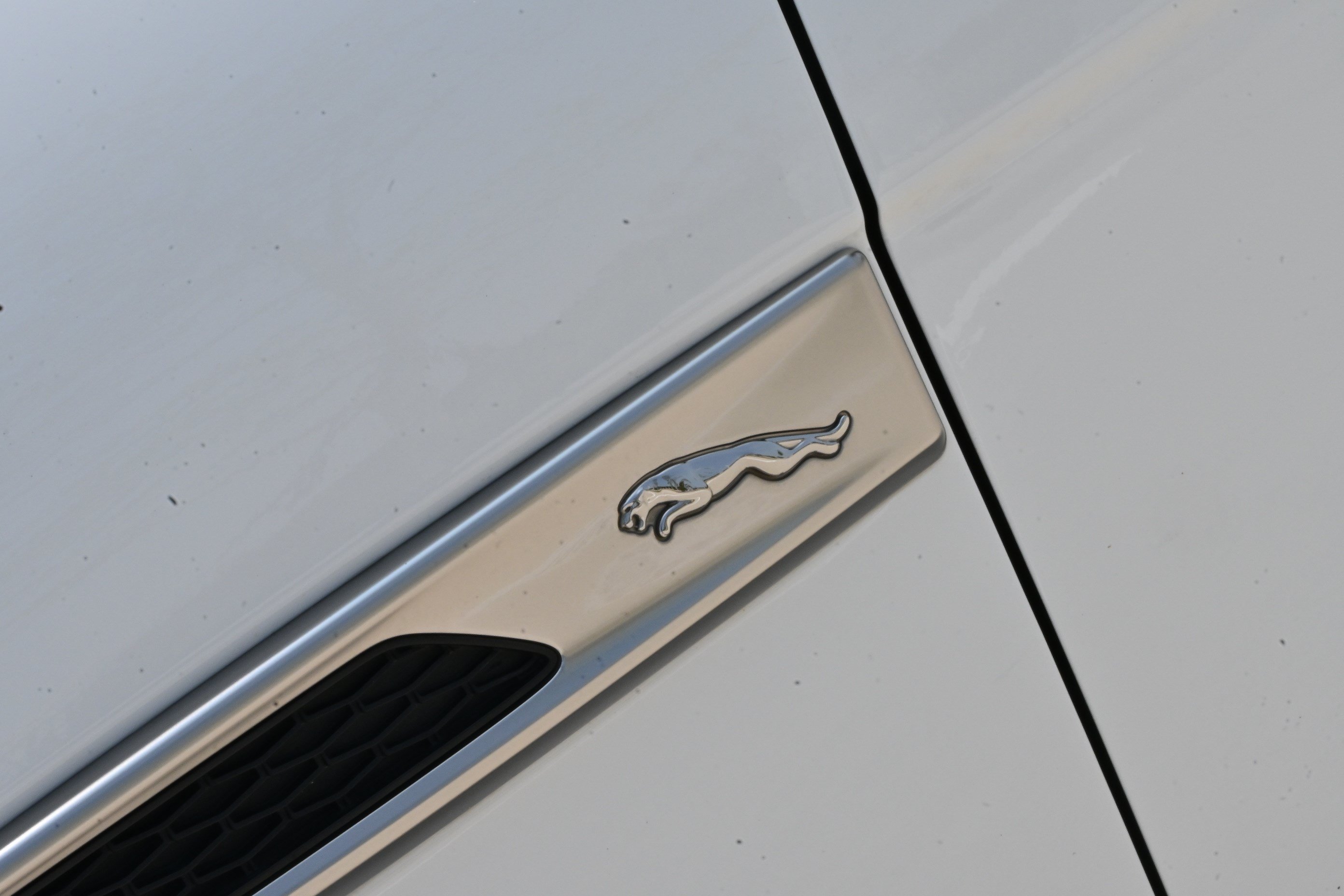 Used 2022 Jaguar F-PACE AWD/4WD image 44