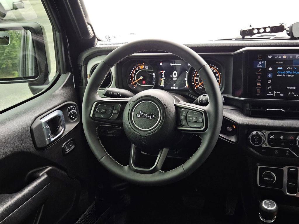 Used 2025 Jeep Wrangler Unlimited Sport AWD/4WD image 14