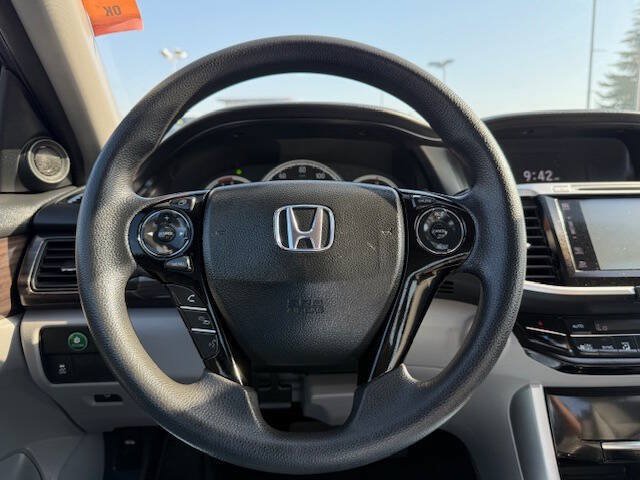Used 2017 Honda Accord EX image 13