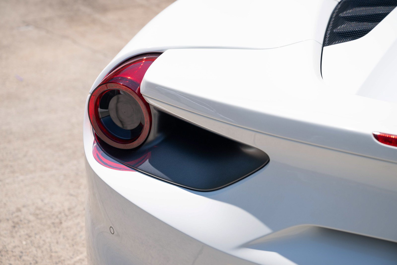 Used 2018 Ferrari 488 Spider RWD image 21