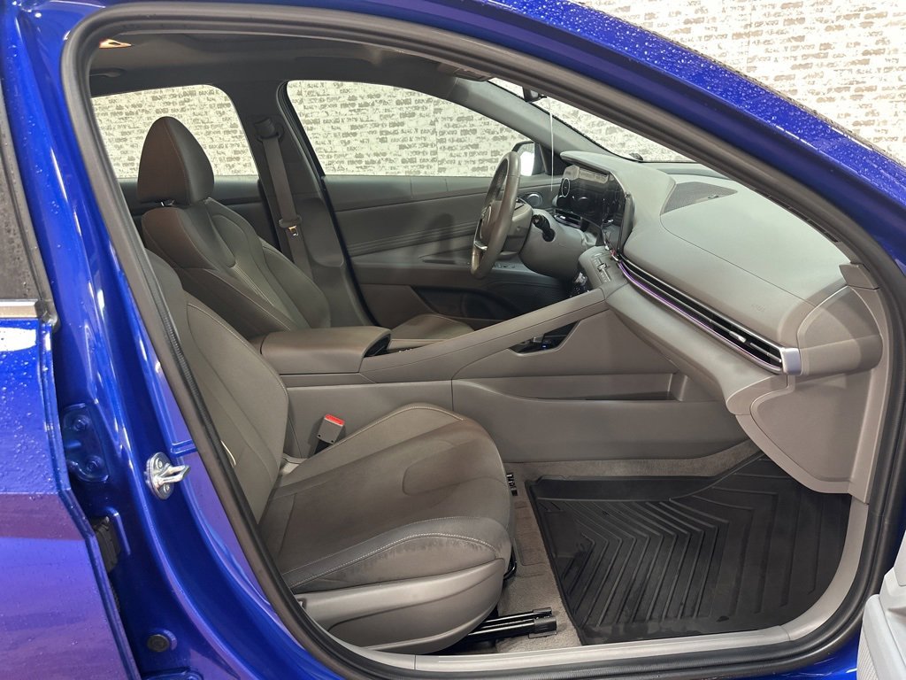 Certified 2024 Hyundai Elantra SEL w/ Convenience Package image 11