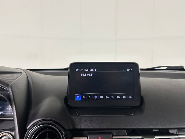 Used 2019 Toyota Yaris L image 21