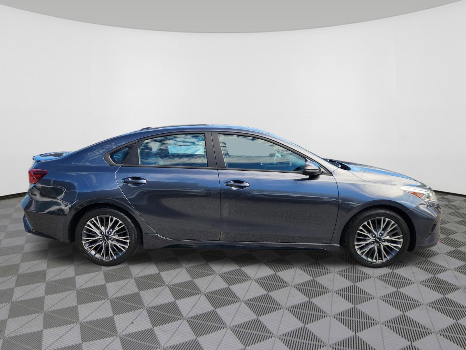Used 2023 Kia Forte GT-Line w/ GT-Line Premium Package FWD image 6