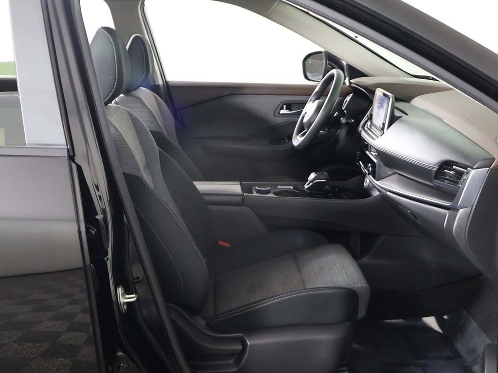 Used 2023 Nissan Rogue SV image 23