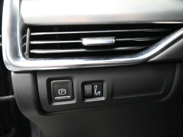 Used 2023 Cadillac XT4 Premium Luxury image 15