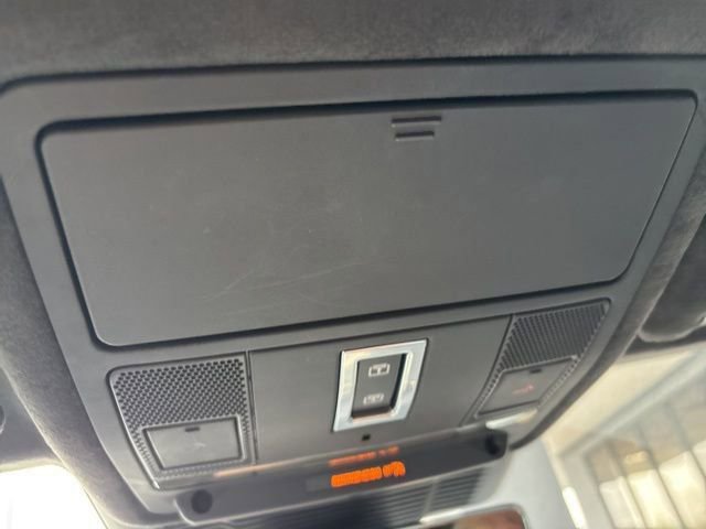 Used 2022 Land Rover Range Rover Evoque R-Dynamic SE image 17