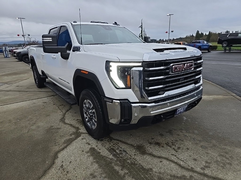 Used 2025 GMC Sierra 3500 SLE w/ SLE Value Package image 8