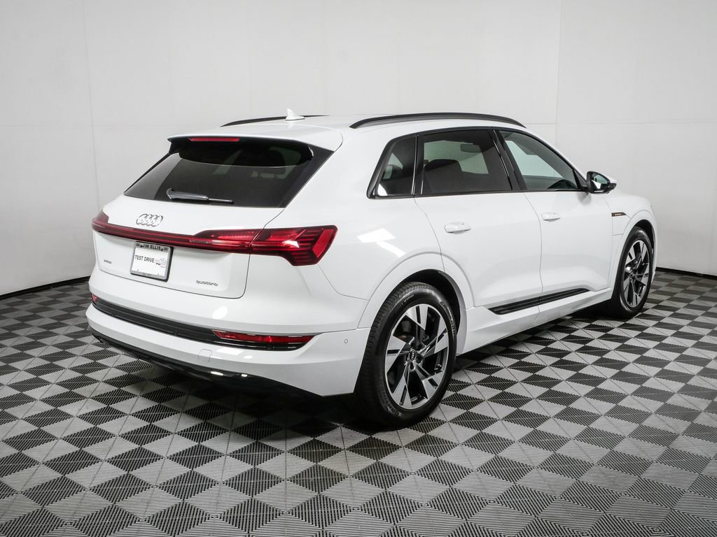Used 2023 Audi e-tron Premium w/ Convenience Plus Package AWD/4WD image 3