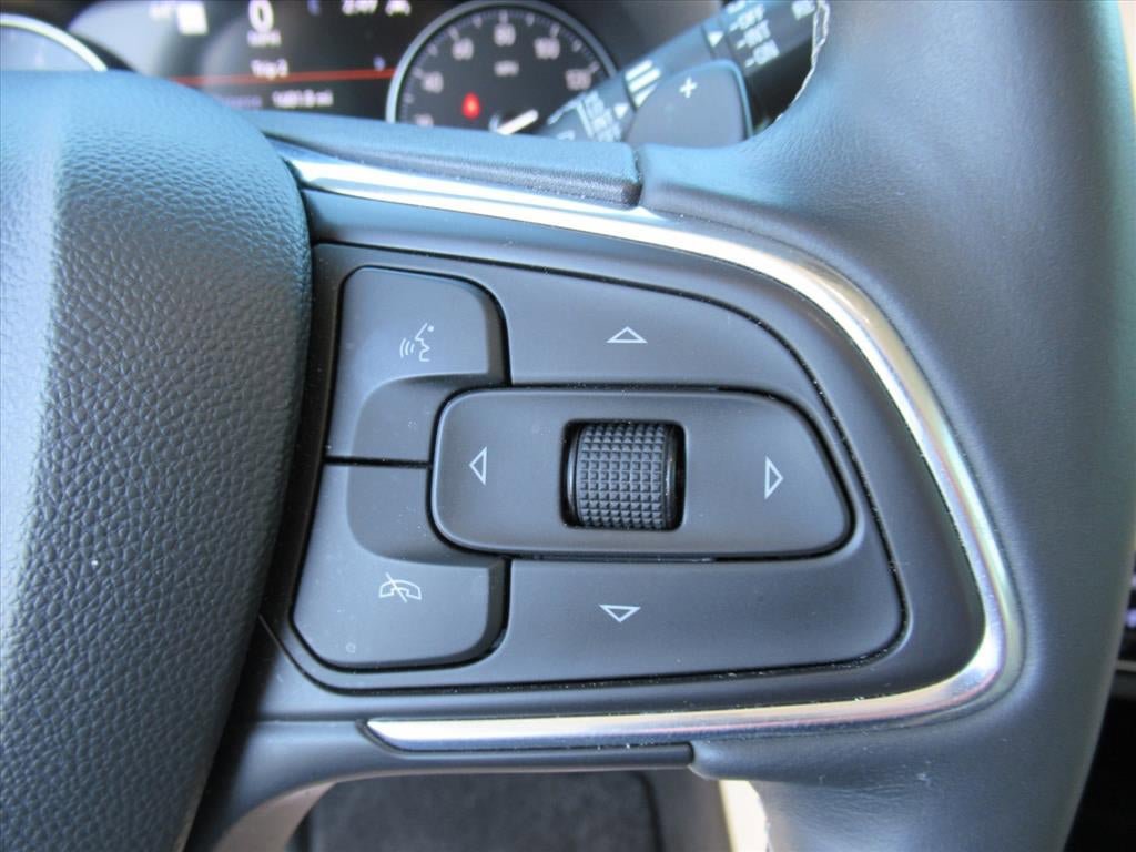 Used 2022 Buick Envision Avenir w/ Technology Package II FWD image 25