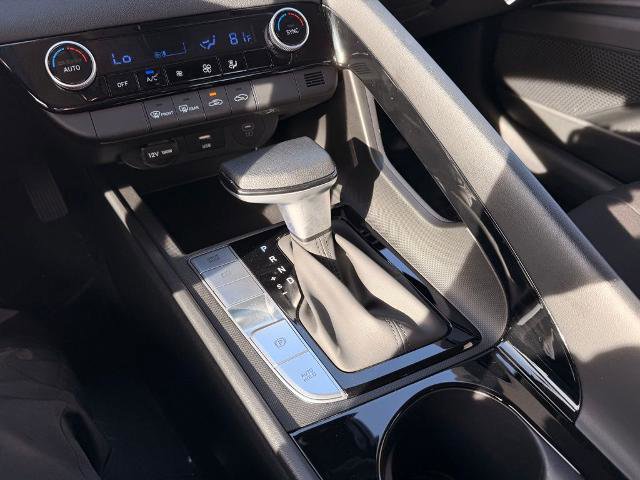 Used 2025 Hyundai Elantra Hybrid image 20