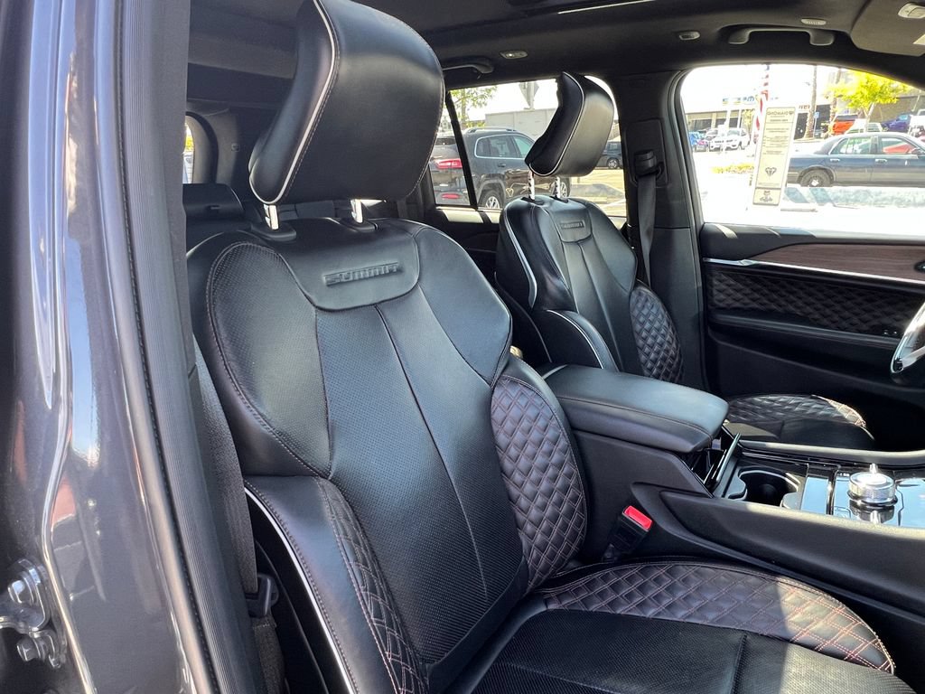 Used 2022 Jeep Grand Cherokee Summit w/ Adv Protech Group IV AWD/4WD image 18