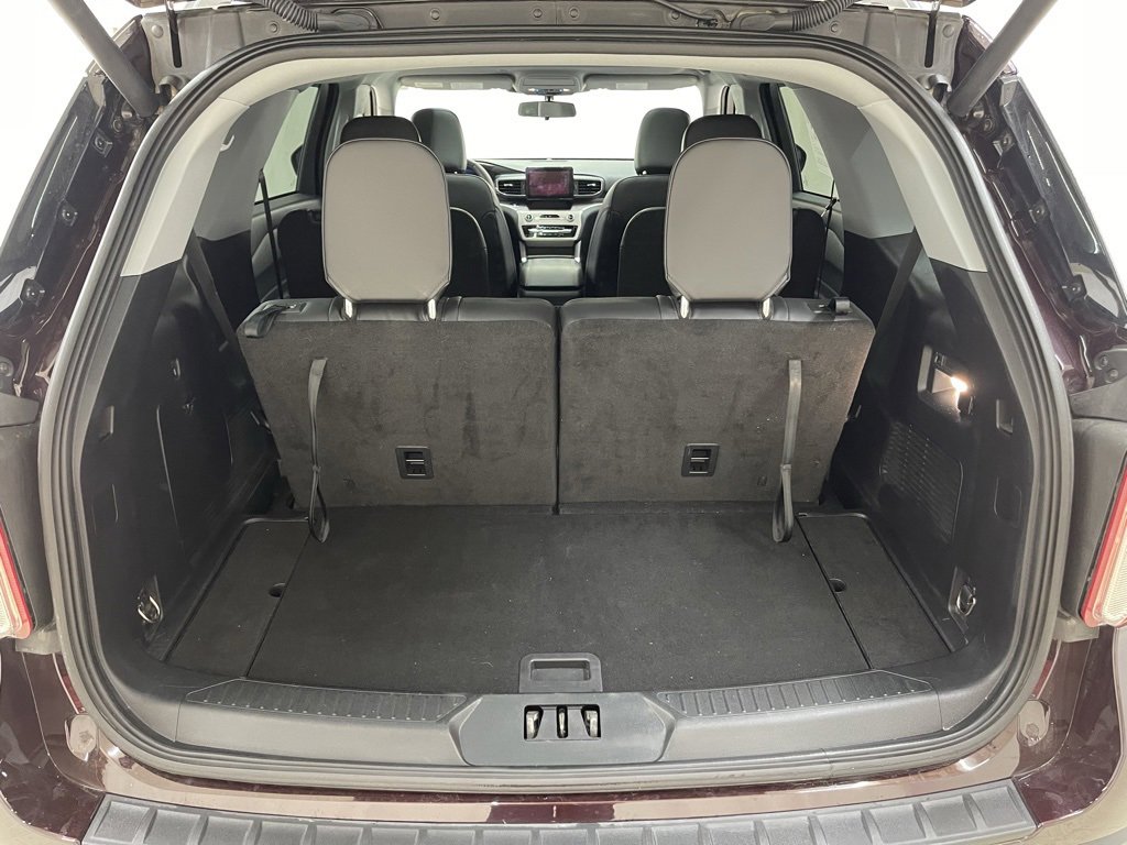 Used 2023 Ford Explorer XLT w/ Equipment Group 202A image 5