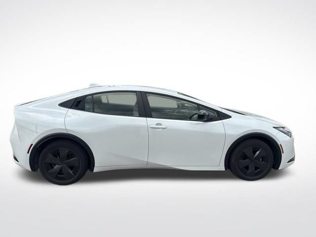 Used 2024 Toyota Prius LE FWD image 6