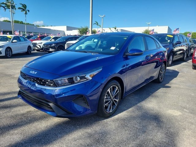 Used 2024 Kia Forte LXS w/ LXS Technology Package FWD image 3