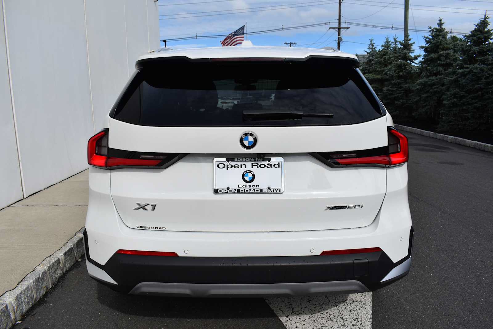 Used 2023 BMW X1 xDrive28i w/ Convenience Package AWD/4WD image 6