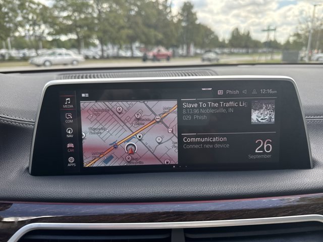 Used 2021 BMW 750i xDrive image 13