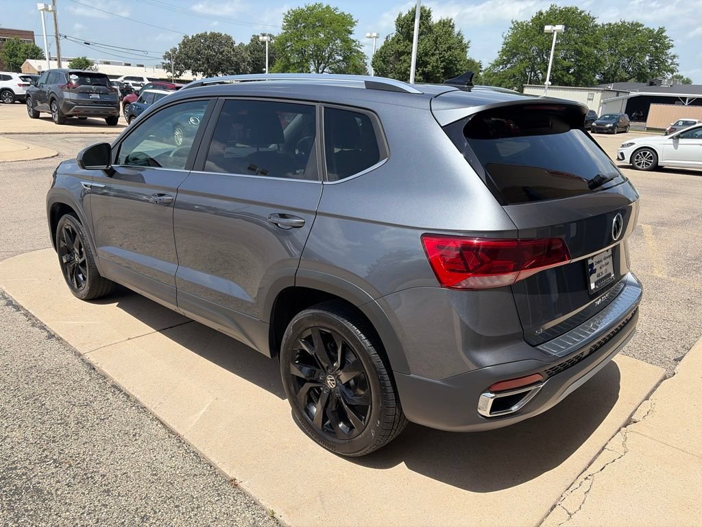 Certified 2023 Volkswagen Taos SE w/ Black Wheel Package FWD image 6