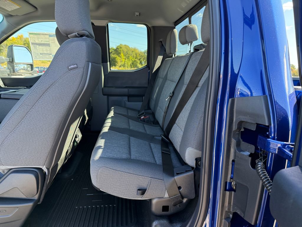 New 2026 Ford F250 XL w/ FX4 Off-Road Package image 4