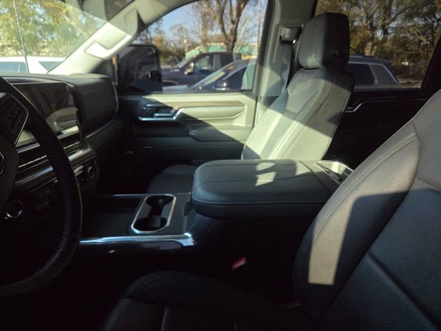 Used 2024 Chevrolet Silverado 2500 LTZ w/ LTZ Plus Package image 6
