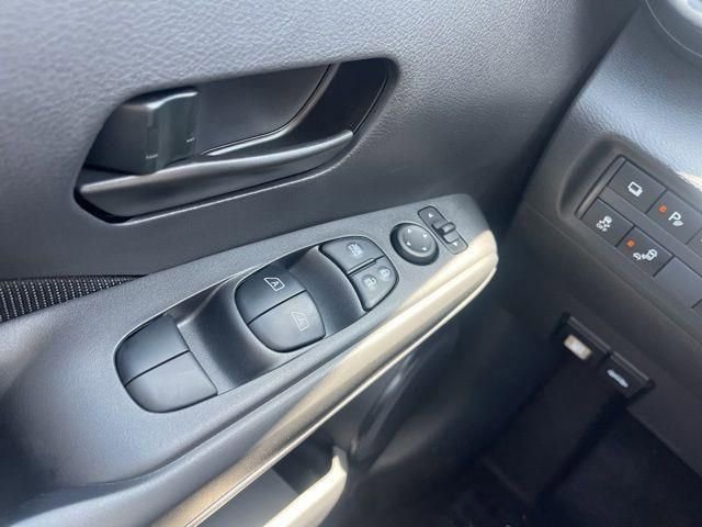 New 2025 Nissan Kicks Play S image 24