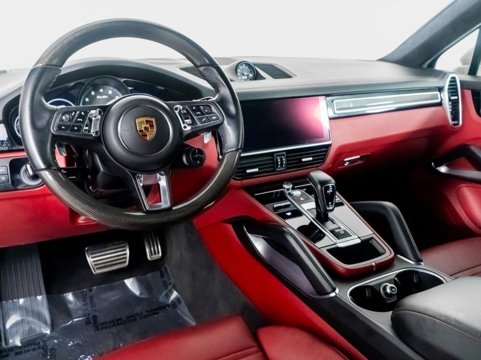 Used 2022 Porsche Cayenne Turbo image 2