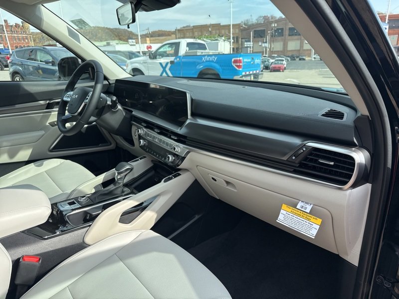 New 2025 Kia Telluride S image 18