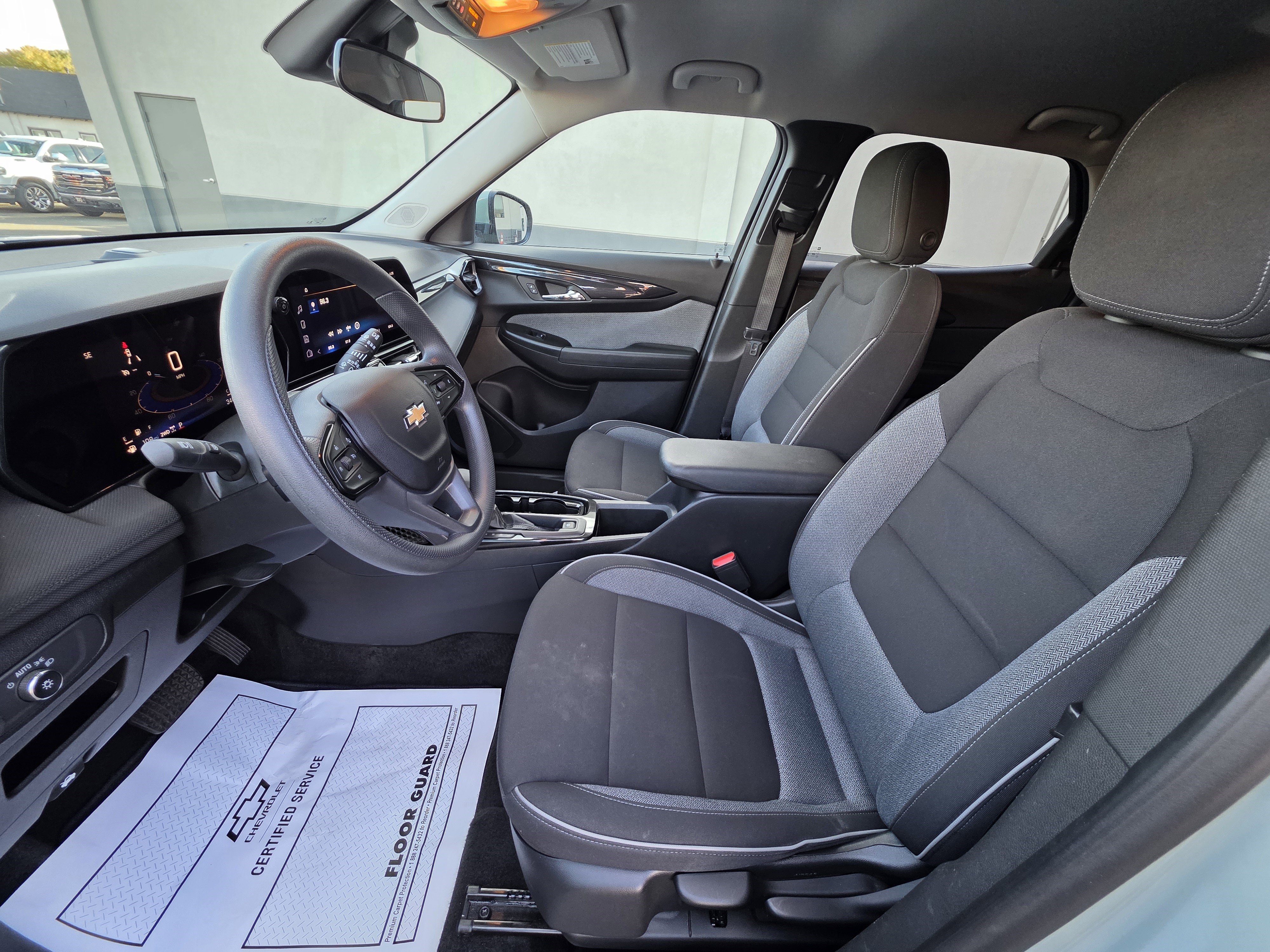 Used 2025 Chevrolet TrailBlazer LT image 13