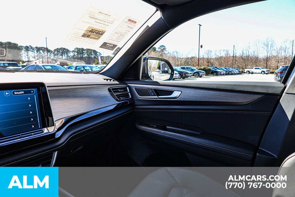 Used 2025 Volkswagen Atlas Cross Sport SE image 47