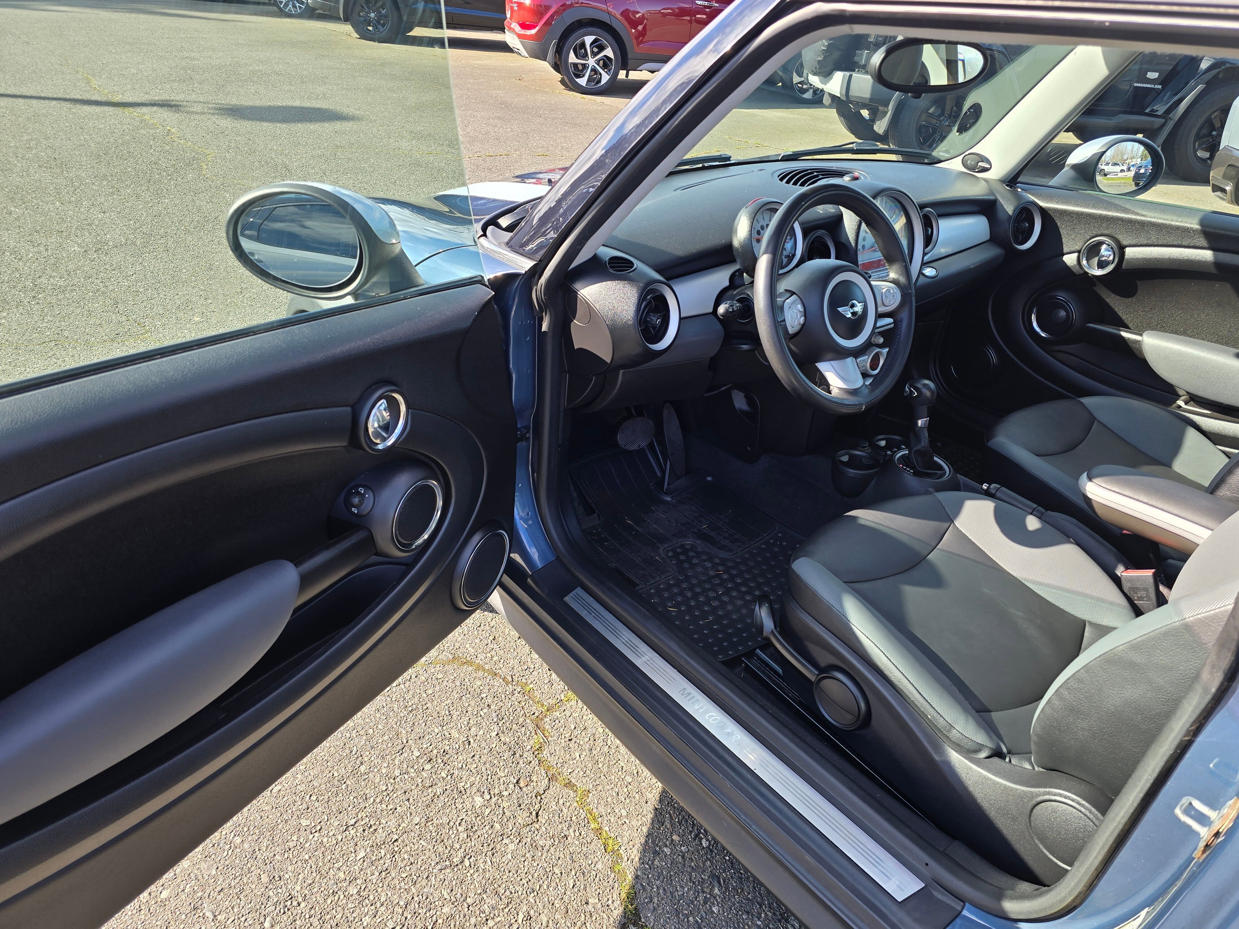 Used 2010 MINI Cooper Clubman Hardtop image 16