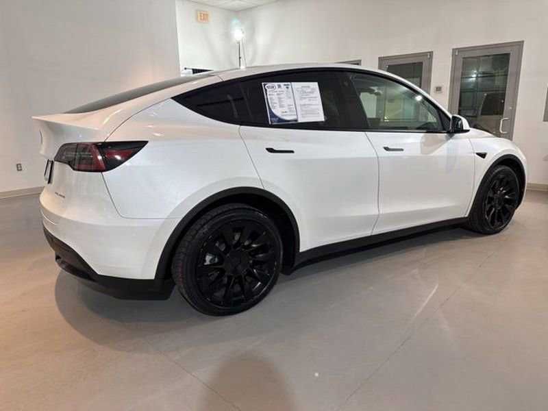 Used 2023 Tesla Model Y Long Range image 16