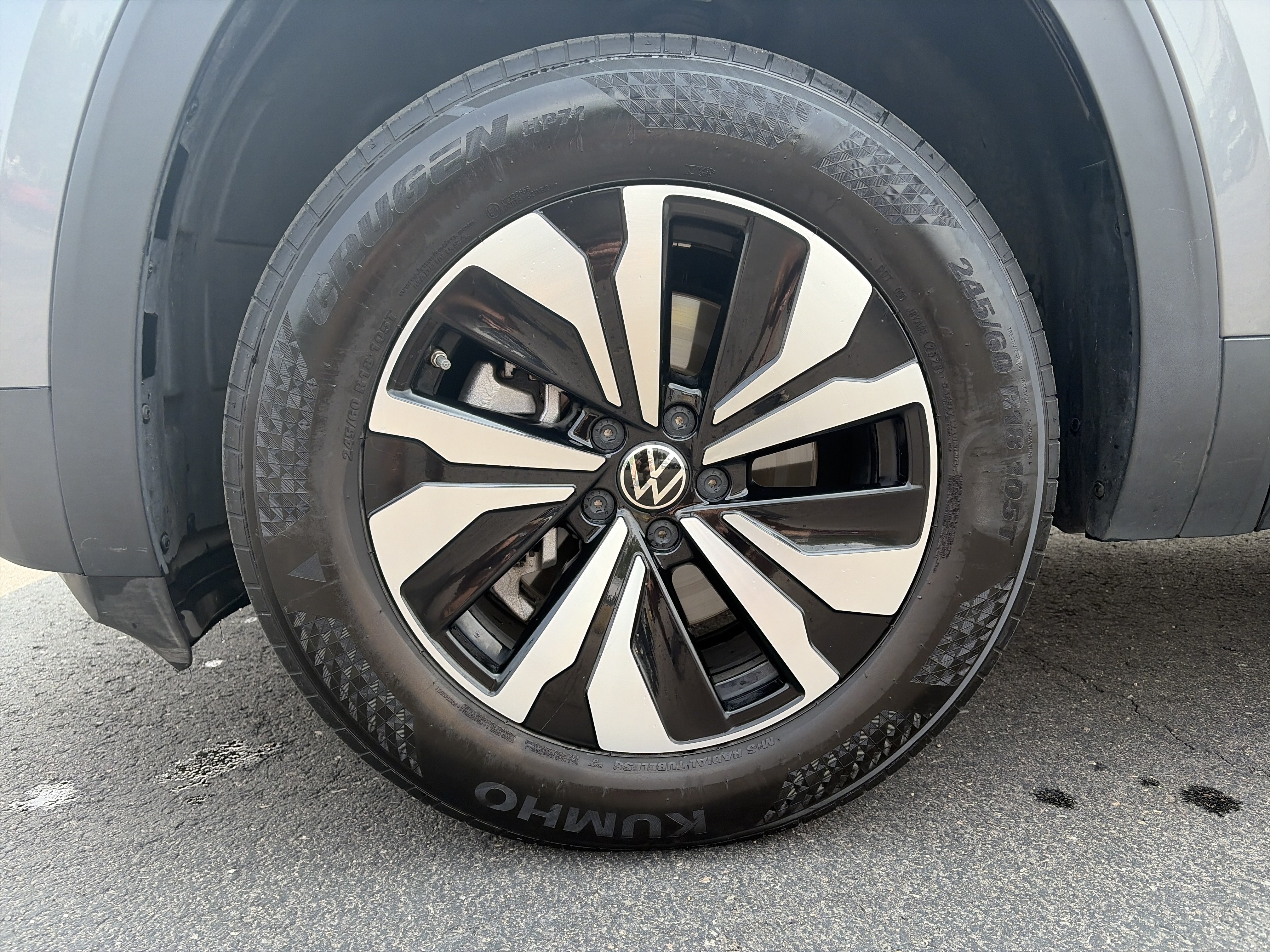 Used 2024 Volkswagen Atlas Cross Sport SE AWD/4WD image 16