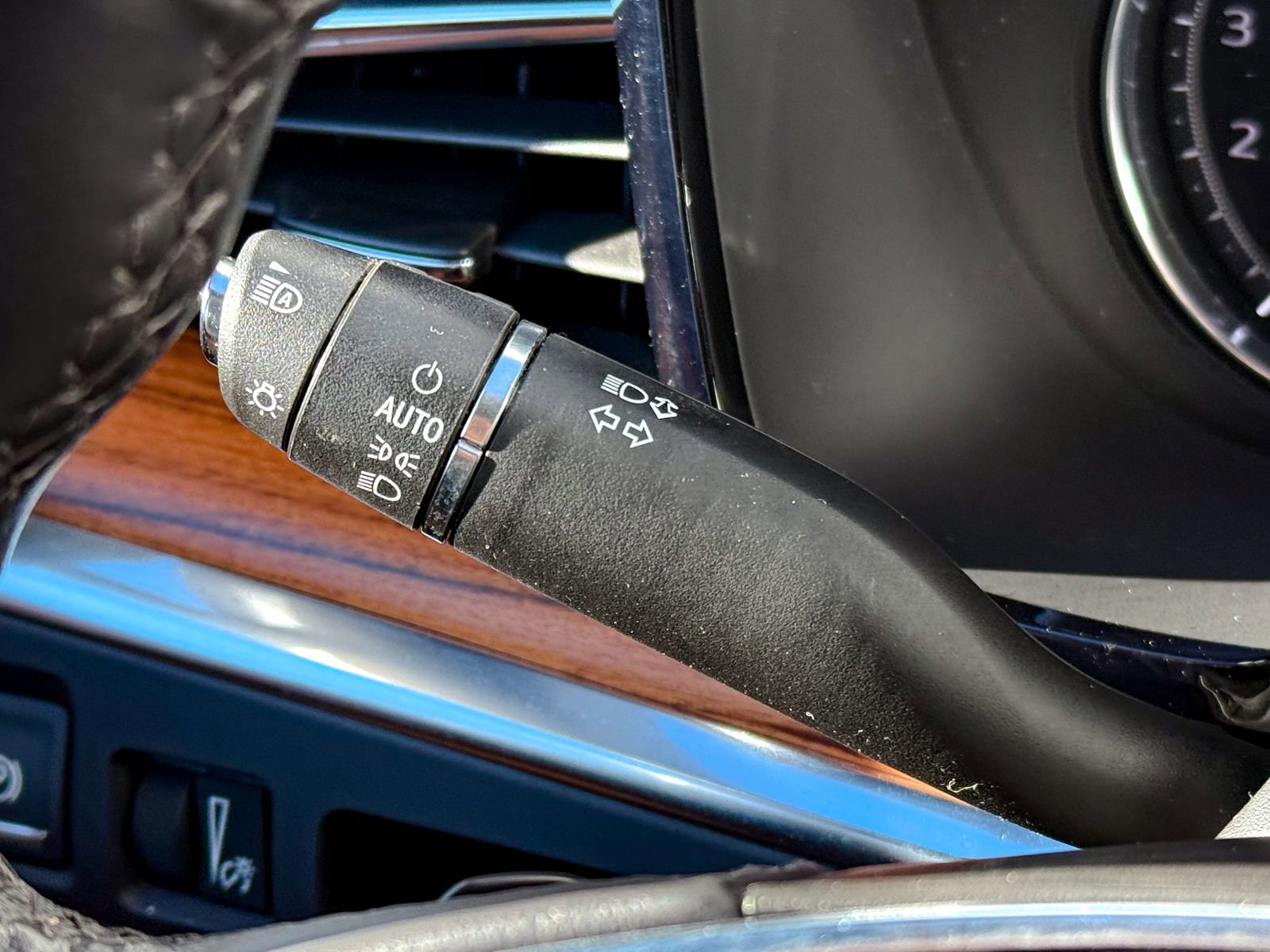 Used 2022 Cadillac XT5 Premium Luxury image 28