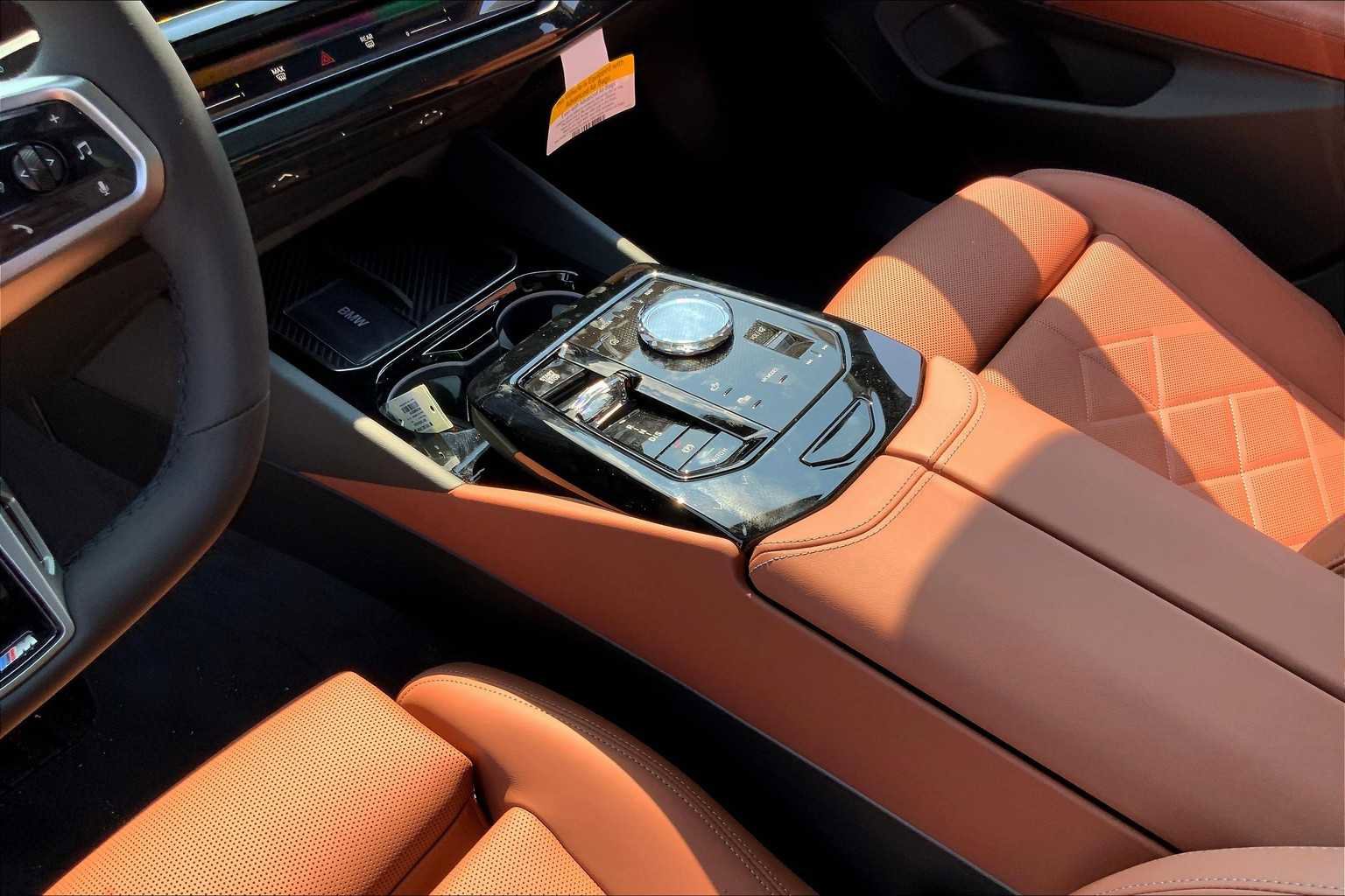 New 2026 BMW 550e xDrive w/ Executive Package image 7