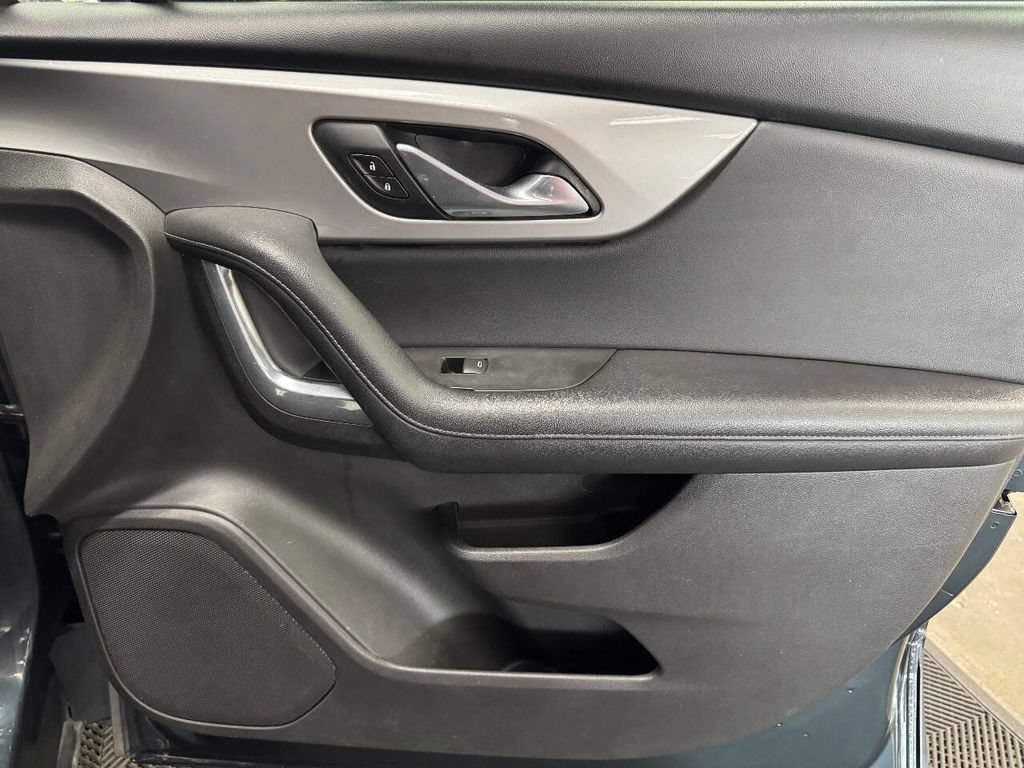 Used 2019 Chevrolet Blazer LT FWD image 60
