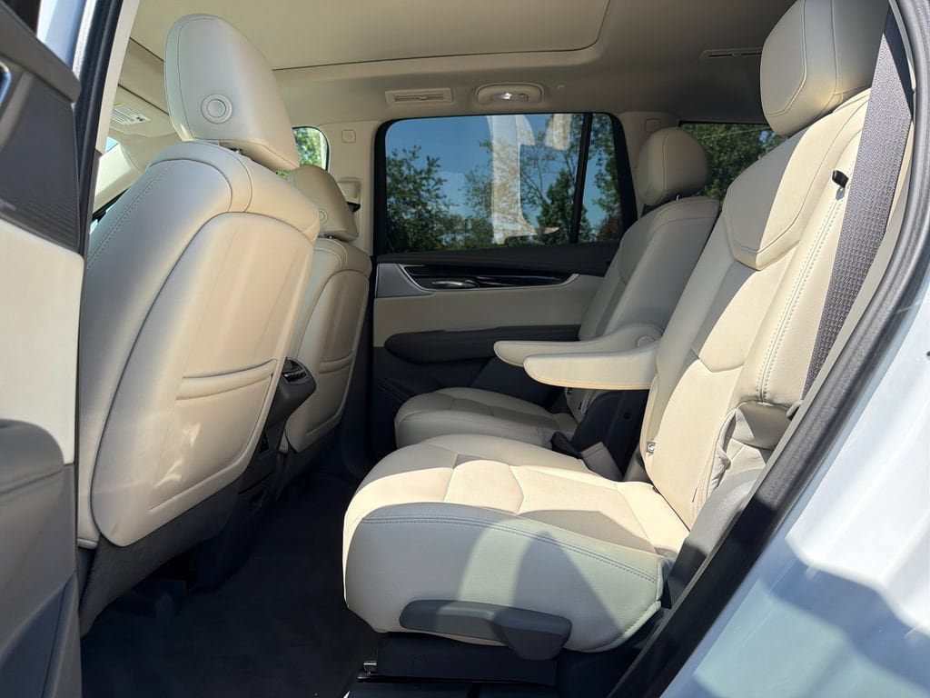 Certified 2024 Cadillac XT6 Premium Luxury w/ Technology Package AWD/4WD image 11