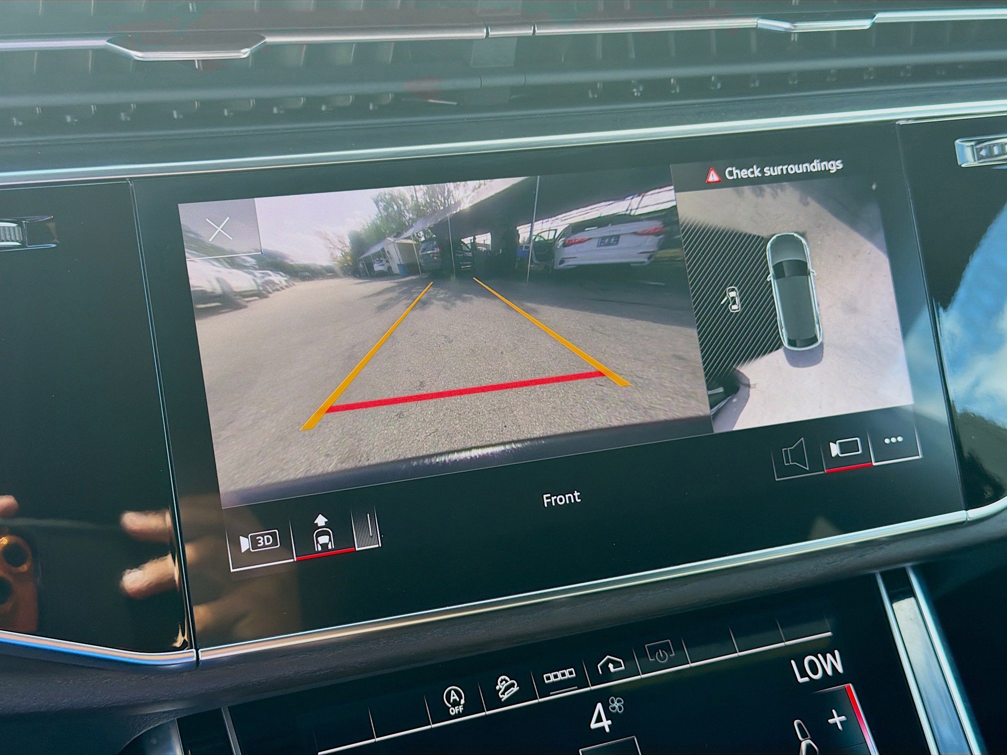 Used 2023 Audi Q8 Premium image 14