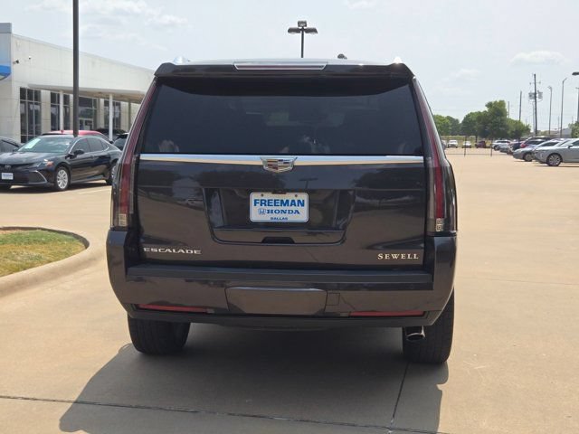 Used 2017 Cadillac Escalade Premium Luxury AWD/4WD image 6