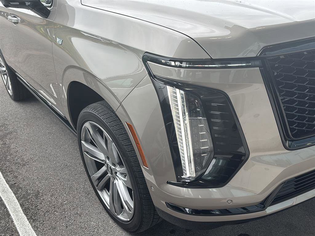 Used 2025 Cadillac Escalade Sport Platinum AWD/4WD image 2