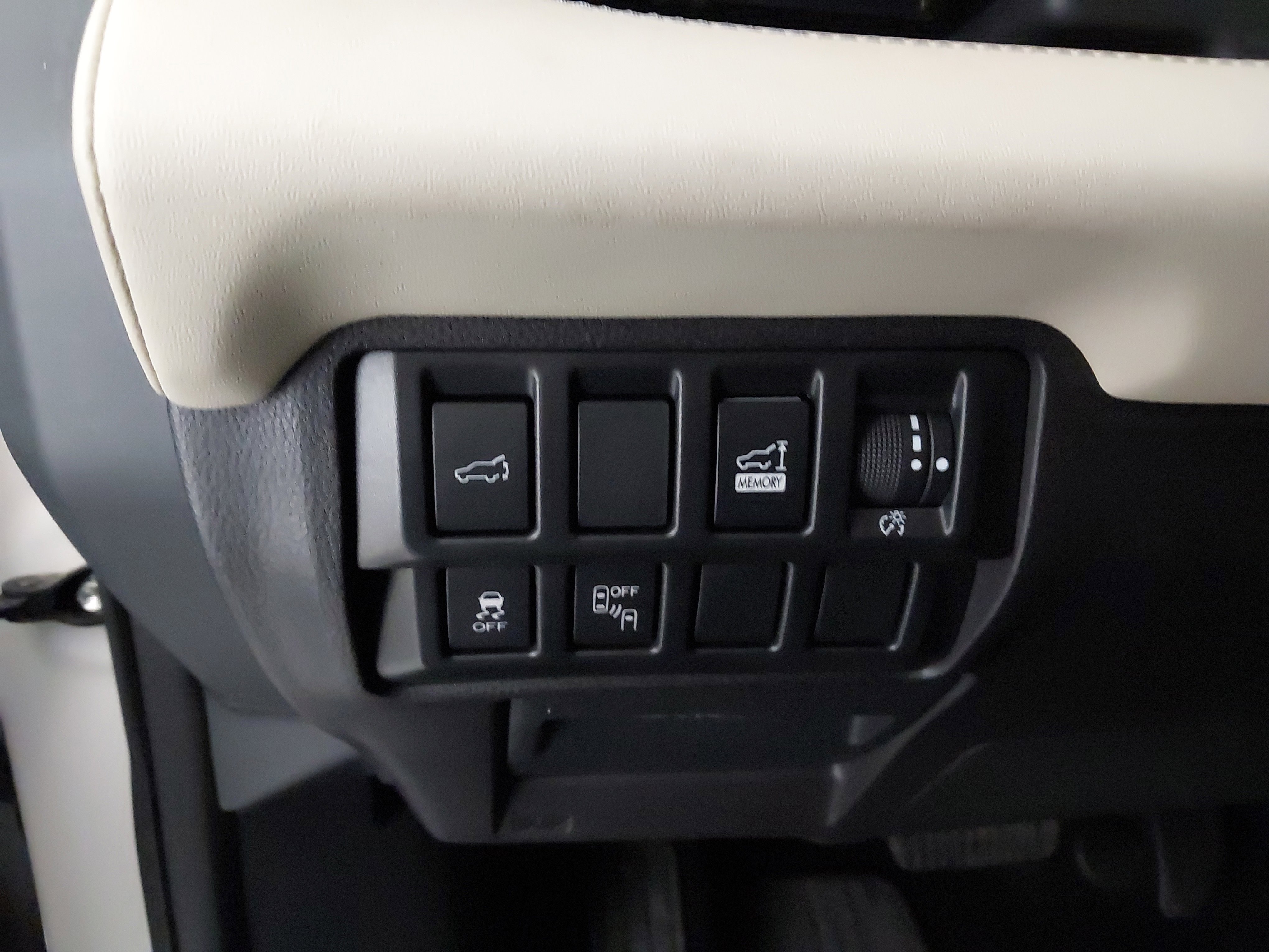 Used 2019 Subaru Ascent Limited image 24