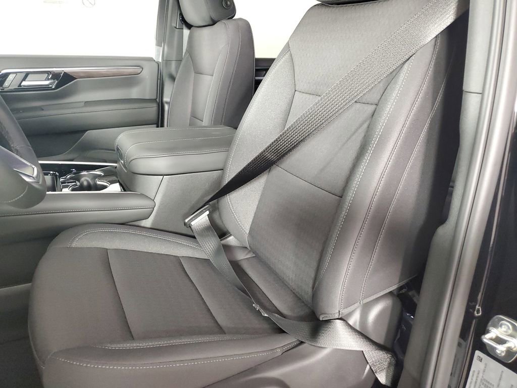 New 2026 Chevrolet Suburban LS image 12