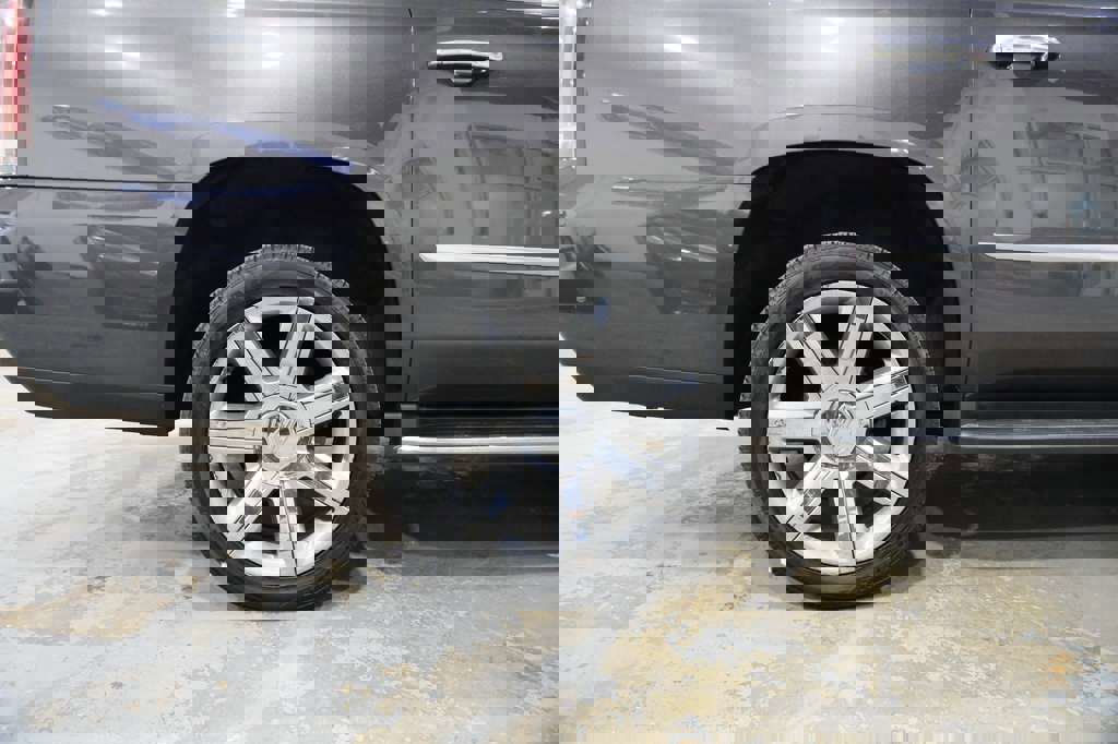 Used 2017 Cadillac Escalade ESV Premium Luxury image 13