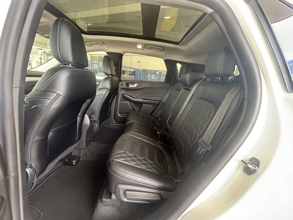 Certified 2024 Ford Escape SE w/ PHEV Premium Package FWD image 35